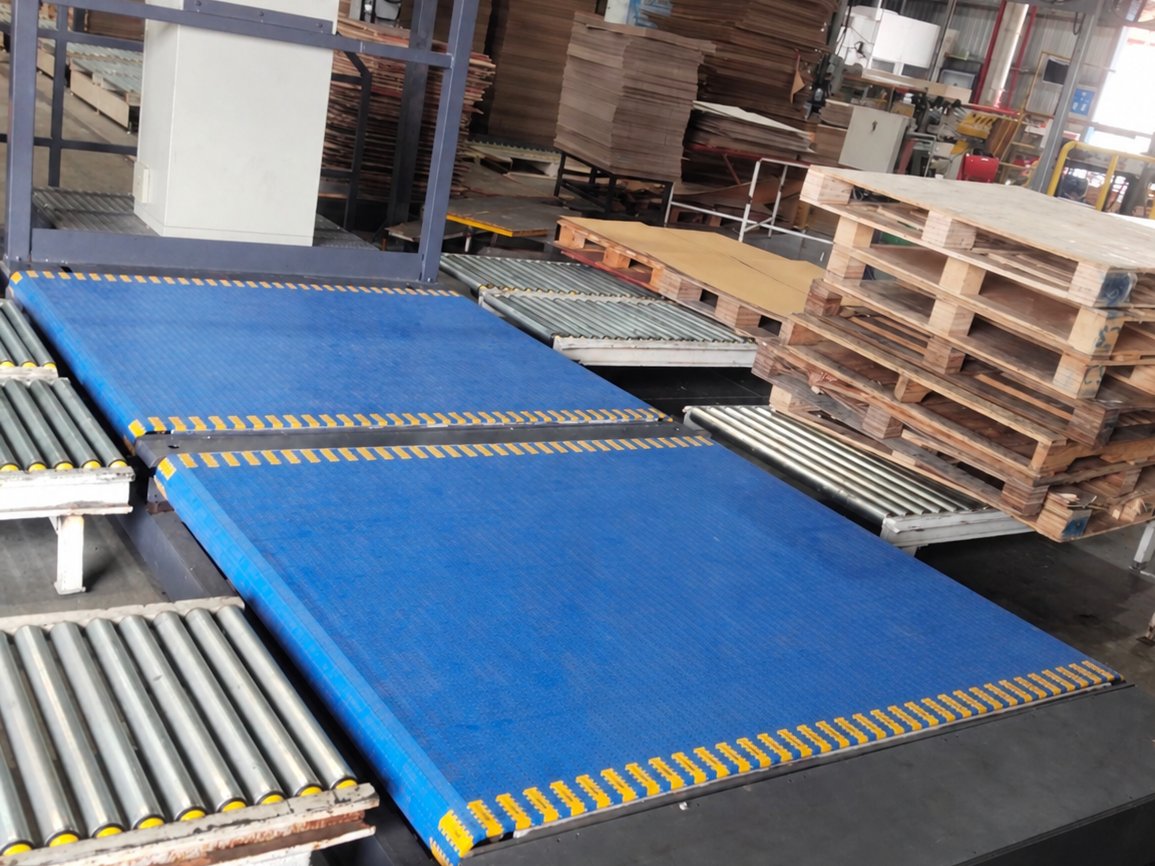 Roller Conveyor System photo 2
